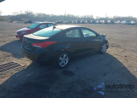 2013 Hyundai Elantra Gls z USA, uszkodzony, nr VIN KMHDH4AE4DU642730